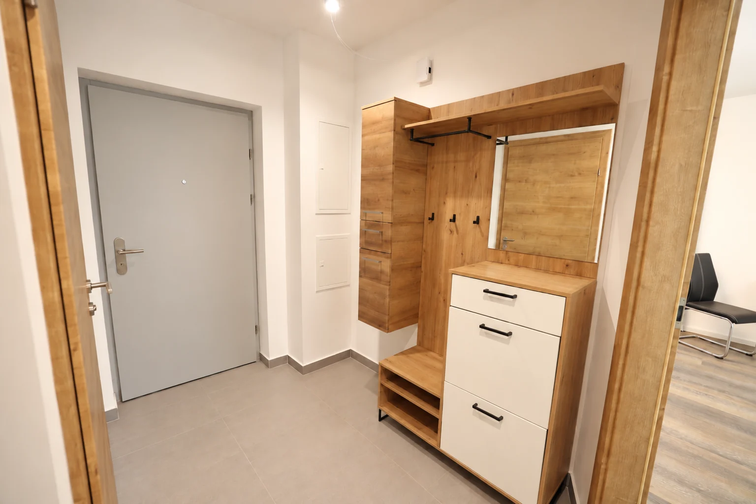 Vorraum mit Garderobe und Stauraum